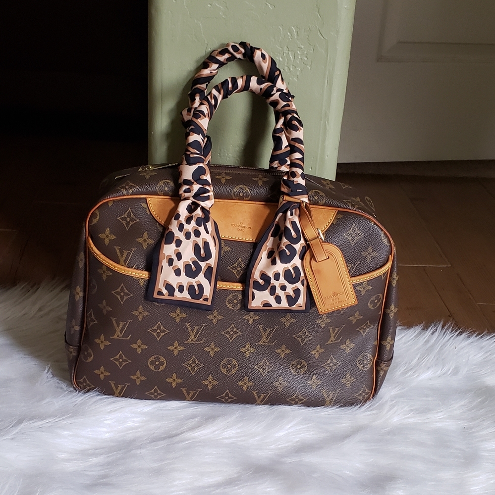 🍀🌺STUNNING🌺🍀 Louis Vuitton Deauville bag